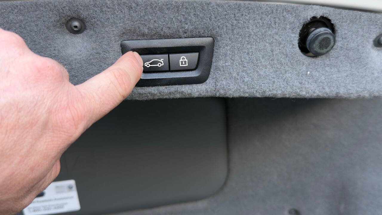 Used 2009 BMW 750Li image 32