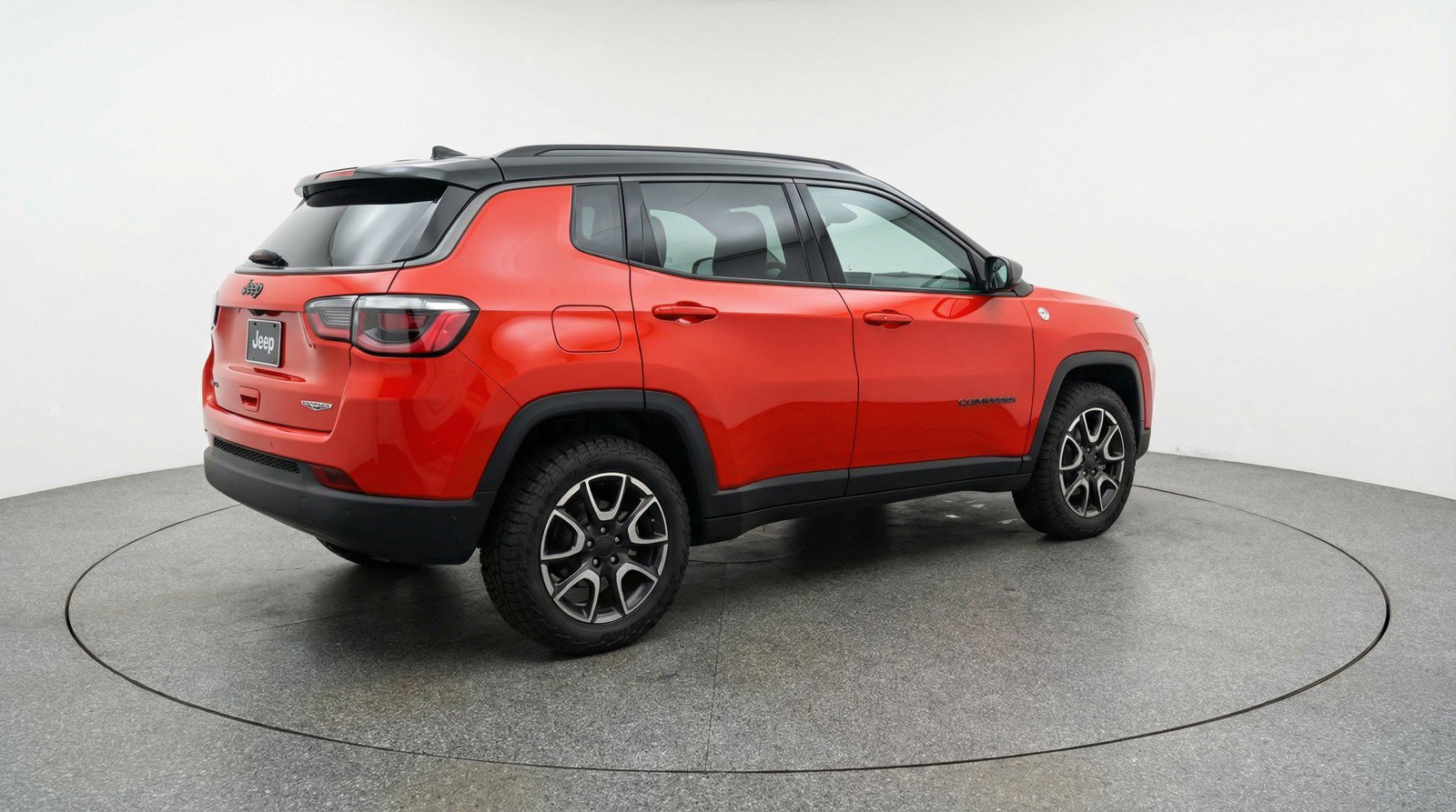 Used 2025 Jeep Compass Trailhawk AWD/4WD image 9