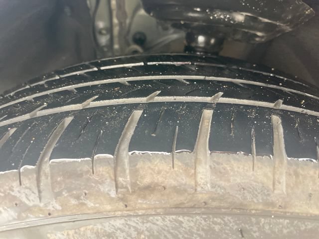 Used 2025 Toyota Sienna XLE FWD image 30