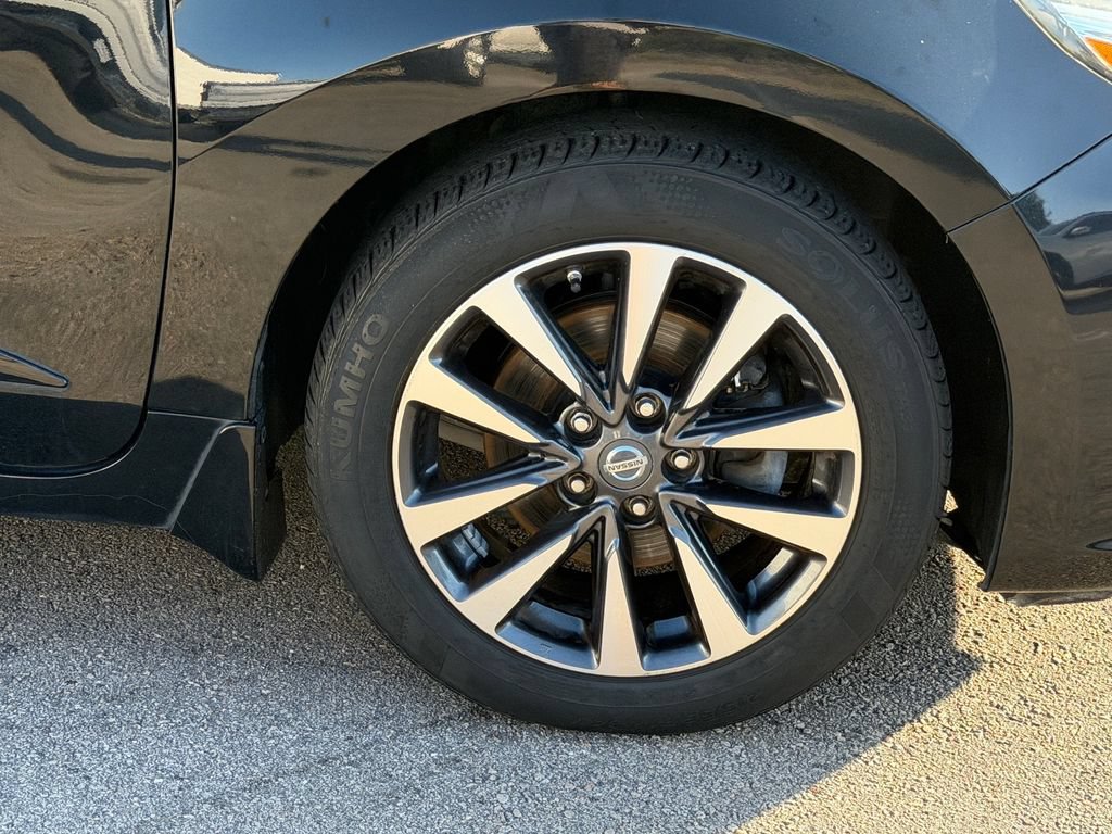 Used 2016 Nissan Altima 2.5 SV w/ Convenience Package FWD image 9