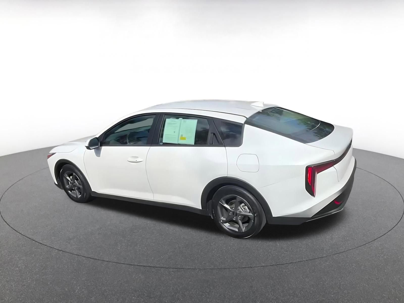 Used 2025 Kia K4 LXS image 10