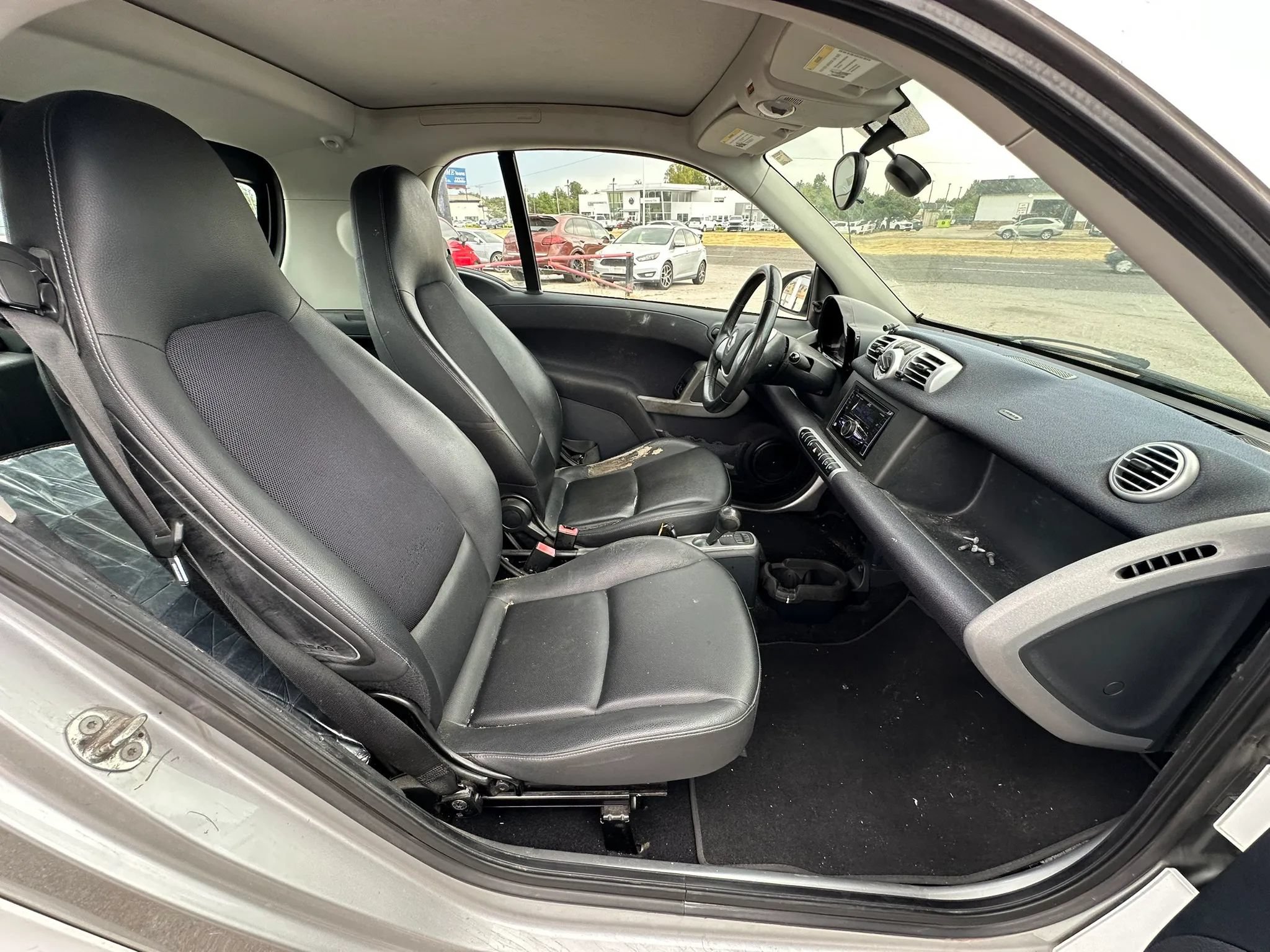 Used 2015 smart fortwo pure RWD image 10