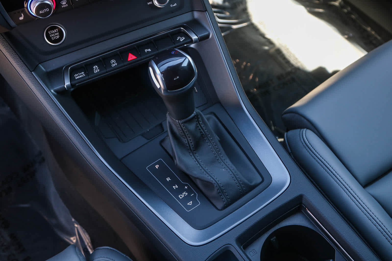 New 2025 Audi Q3 2.0T Premium image 28