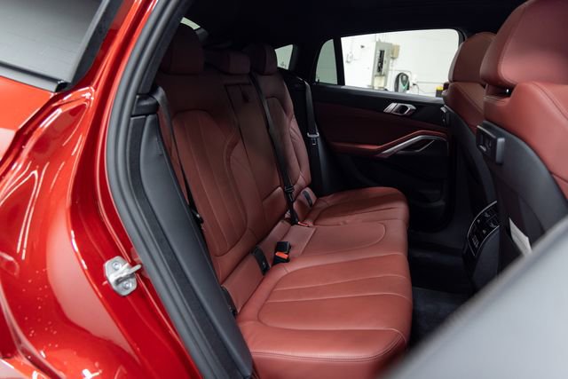 Used 2022 BMW X6 xDrive40i w/ M Sport Package image 24