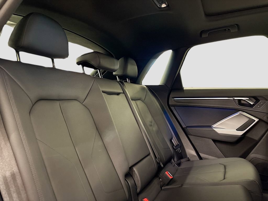 Used 2025 Audi Q3 2.0T Premium Plus image 16