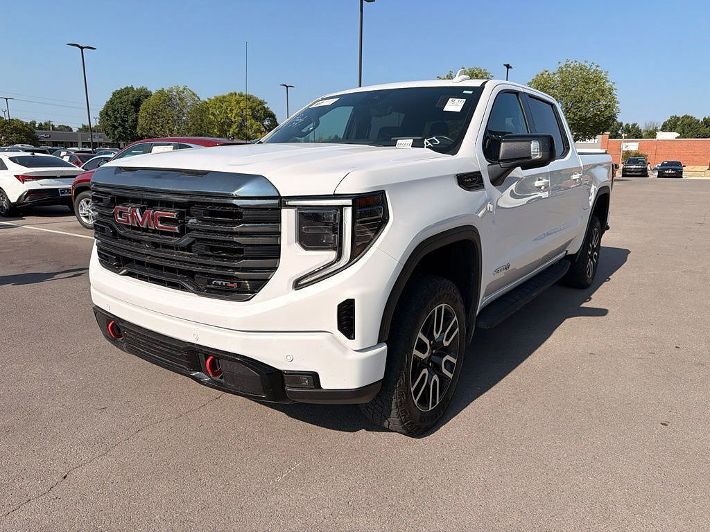 Used 2023 GMC Sierra 1500 AT4 w/ Technology Package AWD/4WD image 14