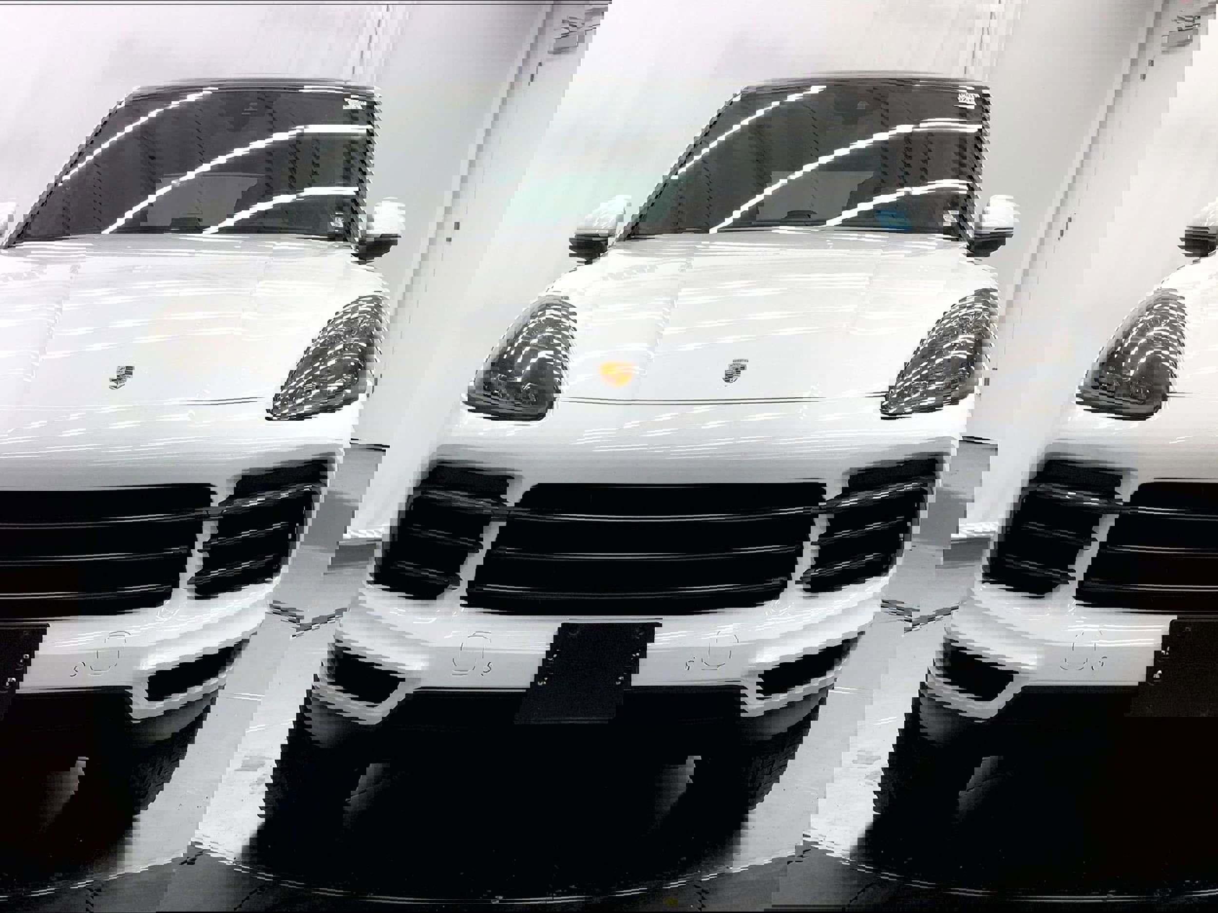 Certified 2022 Porsche Cayenne Platinum Edition image 10
