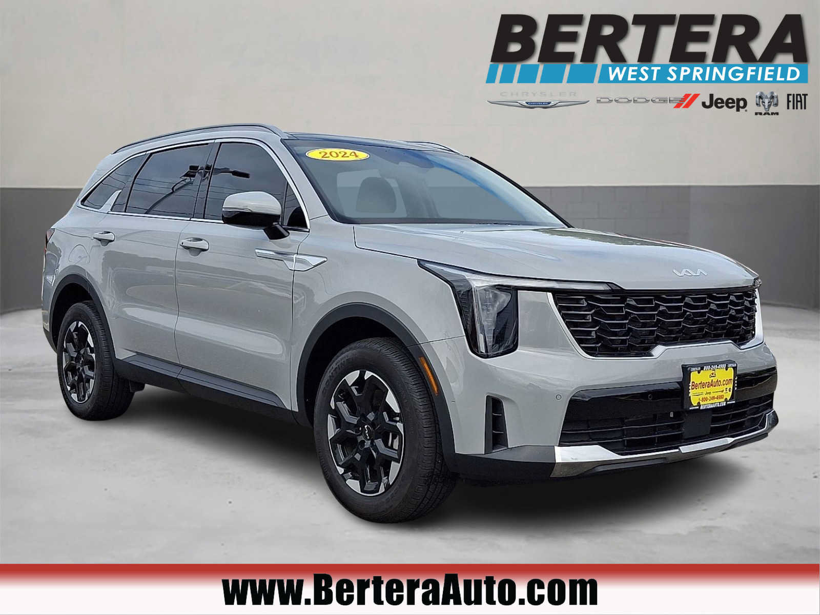 Used 2024 Kia Sorento S w/ Panoramic Sunroof Package