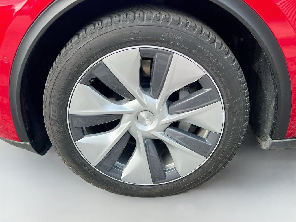 Used 2021 Tesla Model Y Long Range AWD/4WD image 31