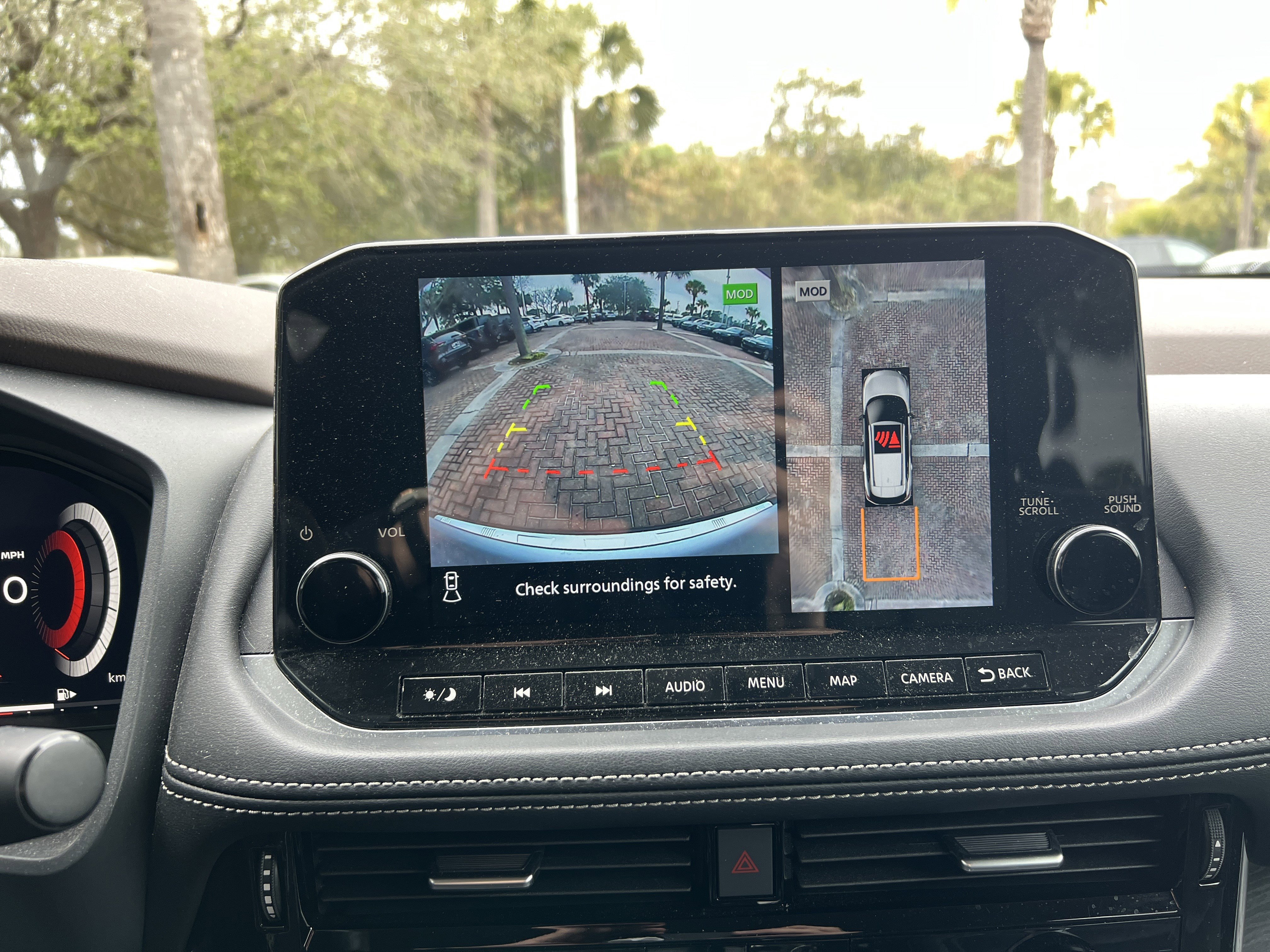 Used 2023 Nissan Rogue Platinum w/ Platinum Premium Package FWD image 25