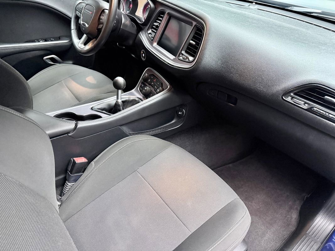 Used 2016 Dodge Challenger R/T Scat Pack RWD image 11