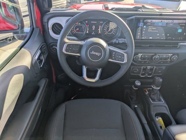 Used 2026 Jeep Wrangler Unlimited Sahara AWD/4WD image 13