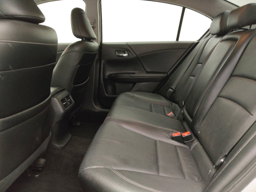 Used 2017 Honda Accord EX-L image 18