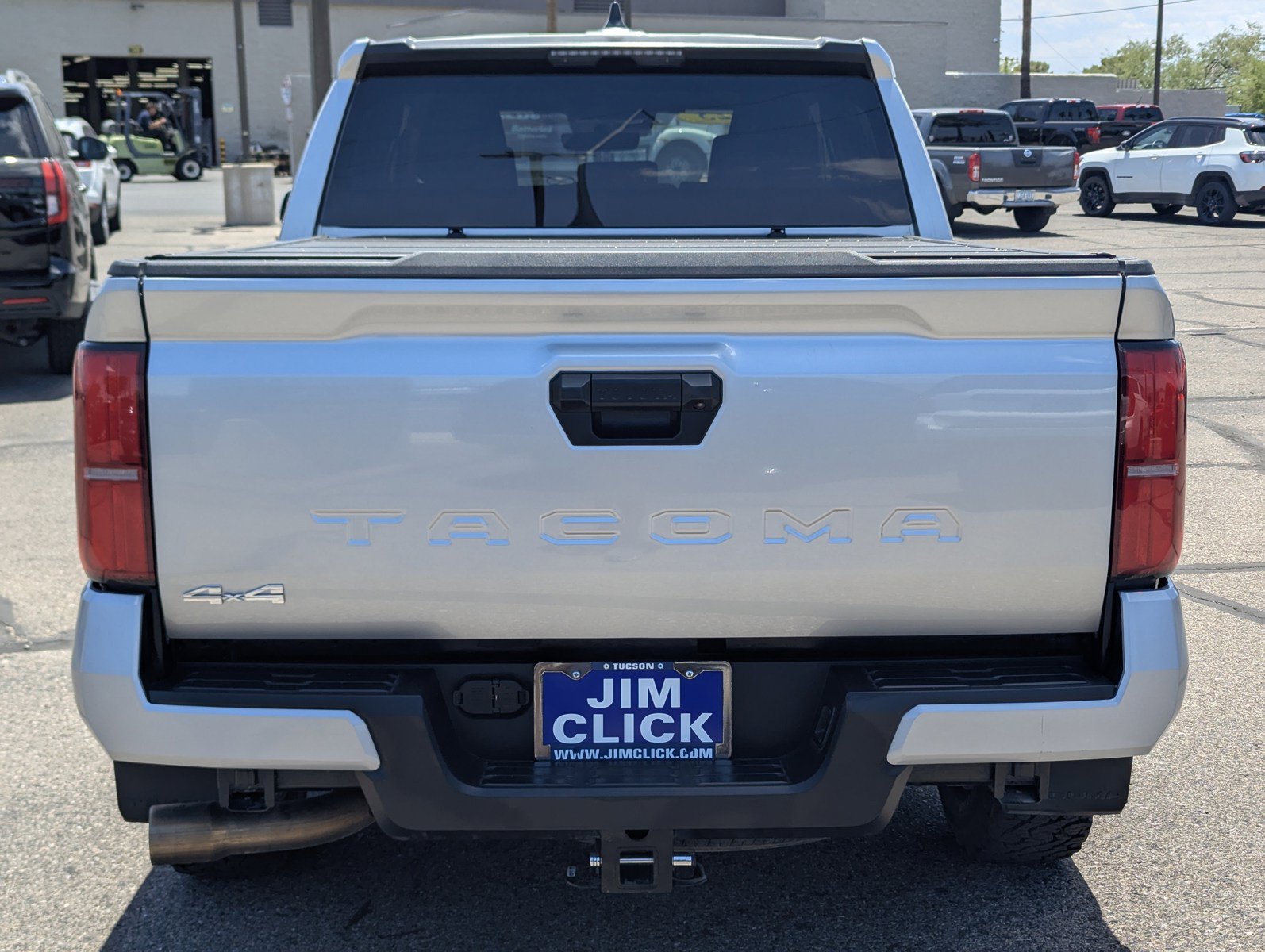 Used 2025 Toyota Tacoma SR5 AWD/4WD image 3