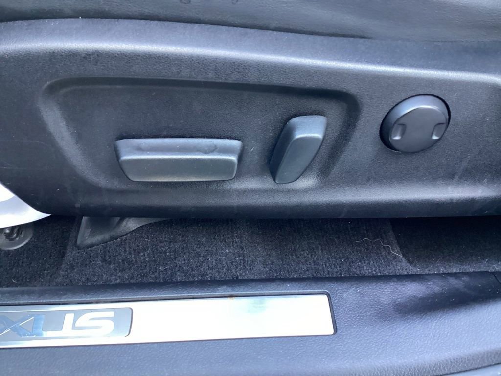 Used 2018 Lexus RX 350L Premium w/ Premium Package image 20