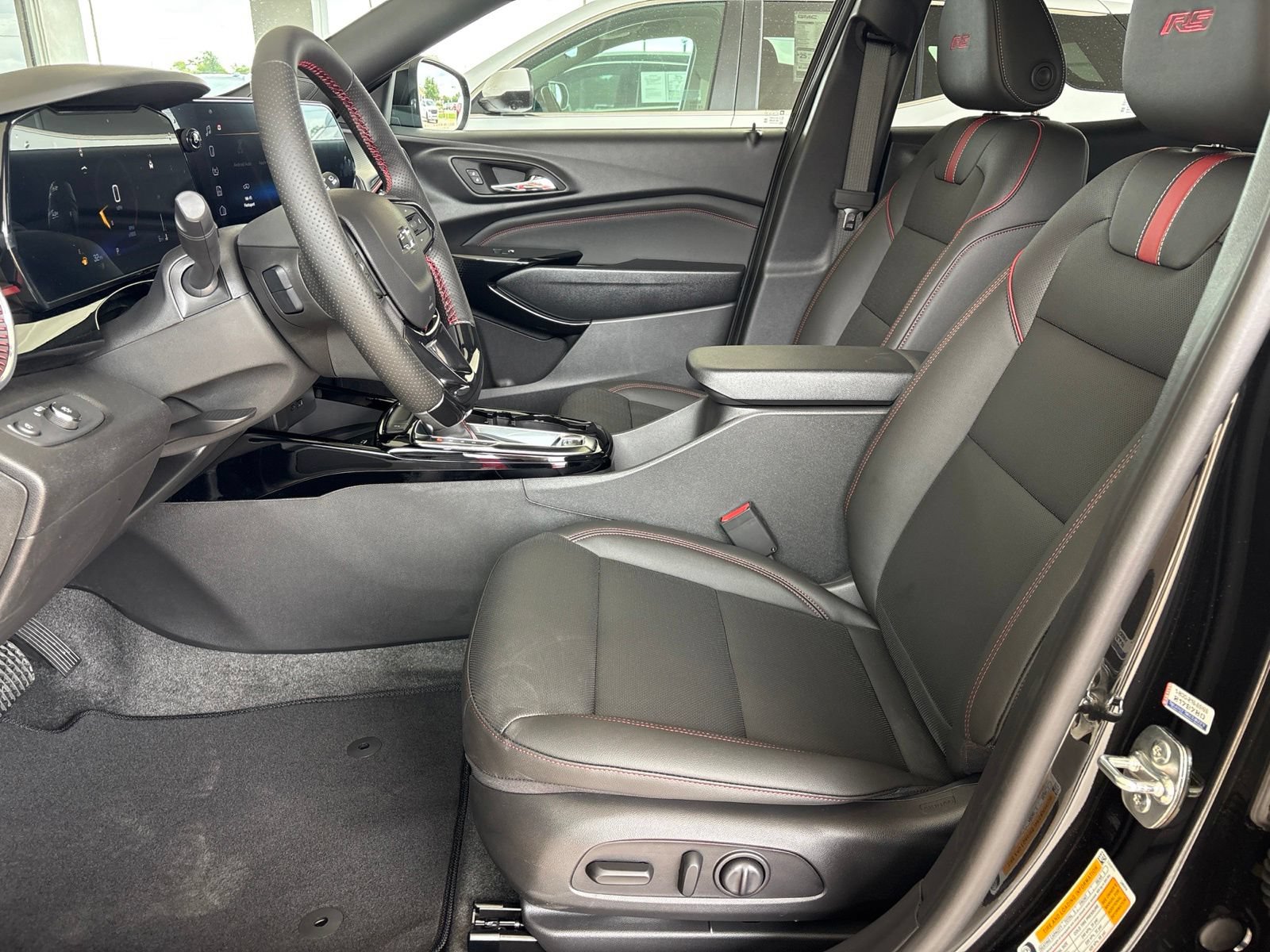 New 2026 Chevrolet Trax RS w/ Sunroof Package FWD image 14