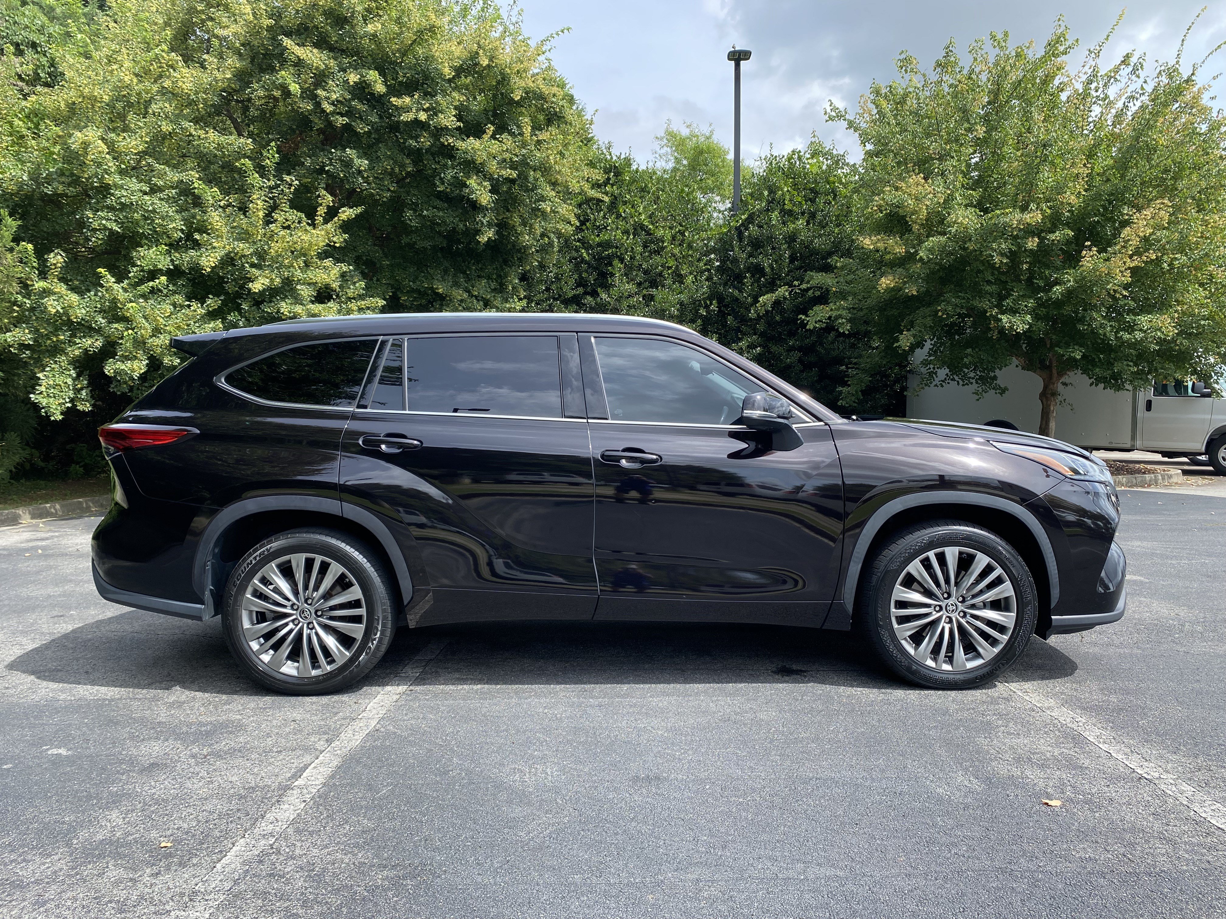 Used 2022 Toyota Highlander Platinum FWD image 10