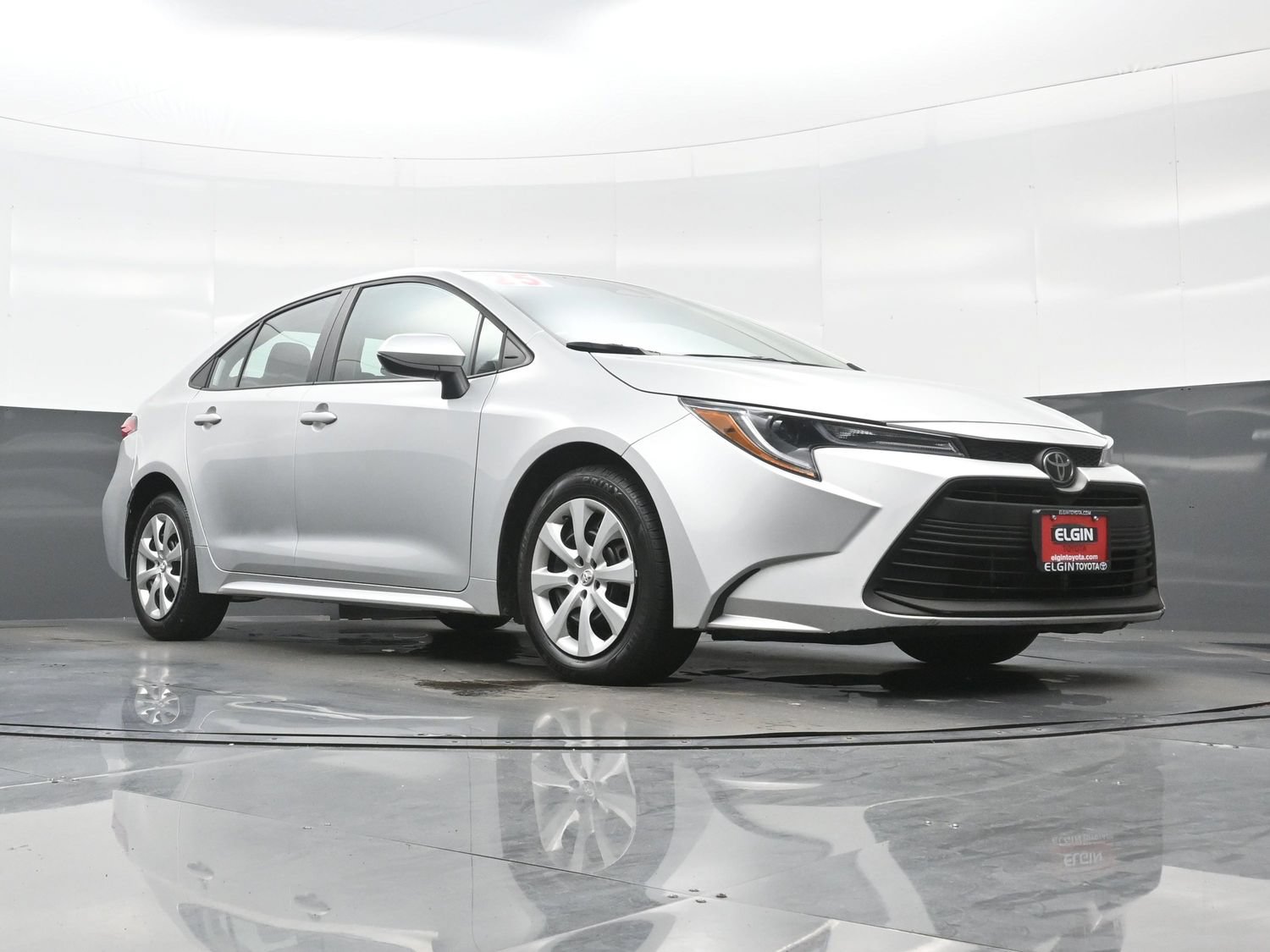 Used 2025 Toyota Corolla LE FWD image 24