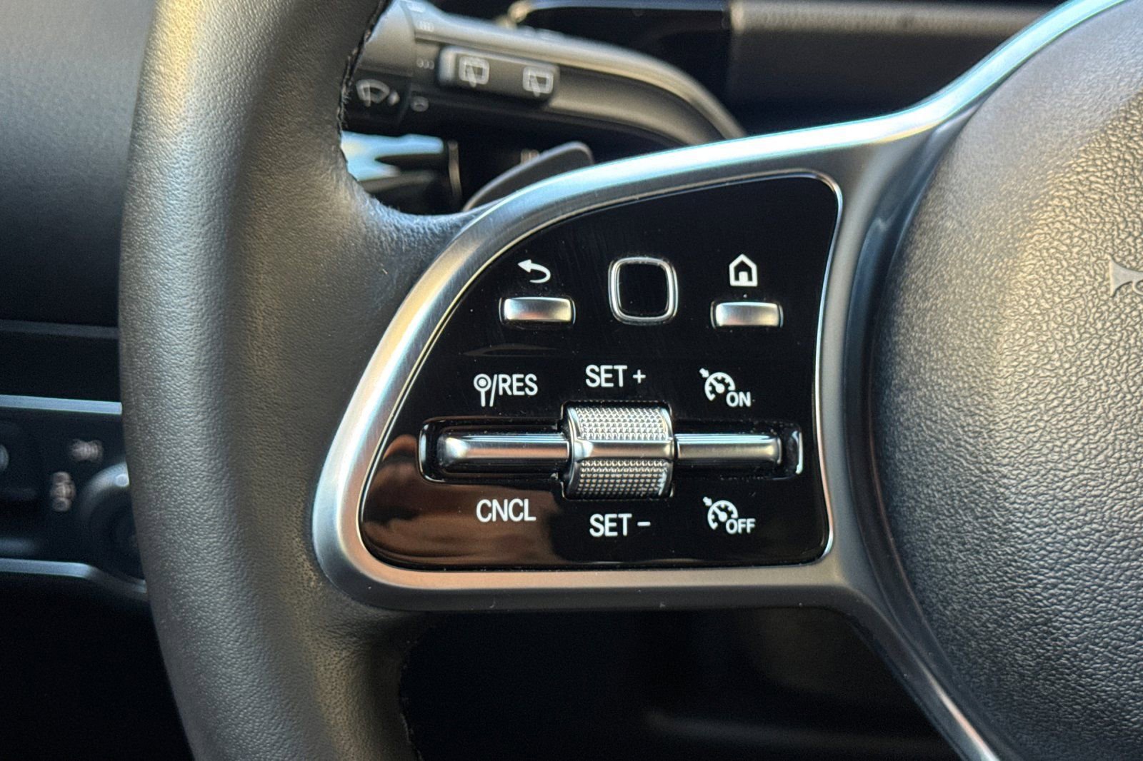 Certified 2022 Mercedes-Benz GLA 250 image 28