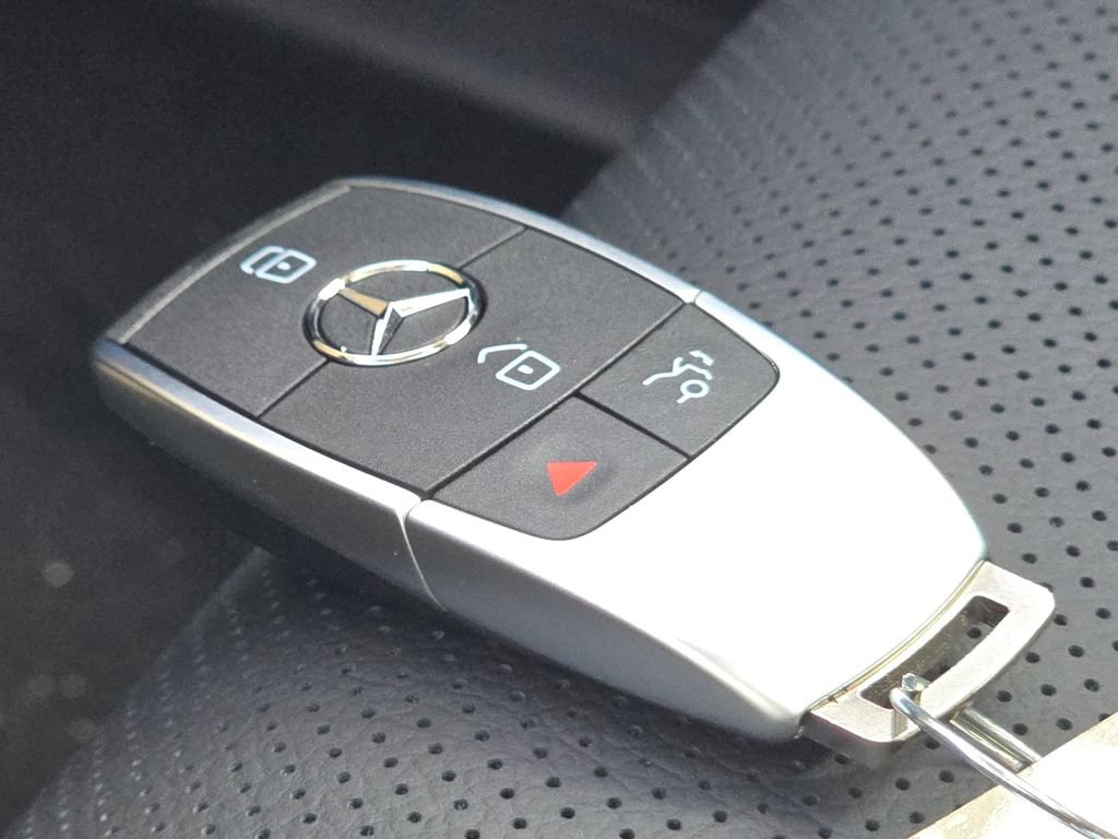 New 2026 Mercedes-Benz GLS 450 4MATIC image 37