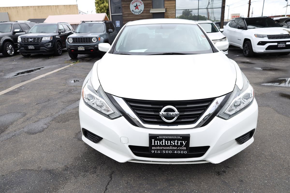 Used 2017 Nissan Altima 2.5 S w/ Power Driver Seat Package FWD image 3