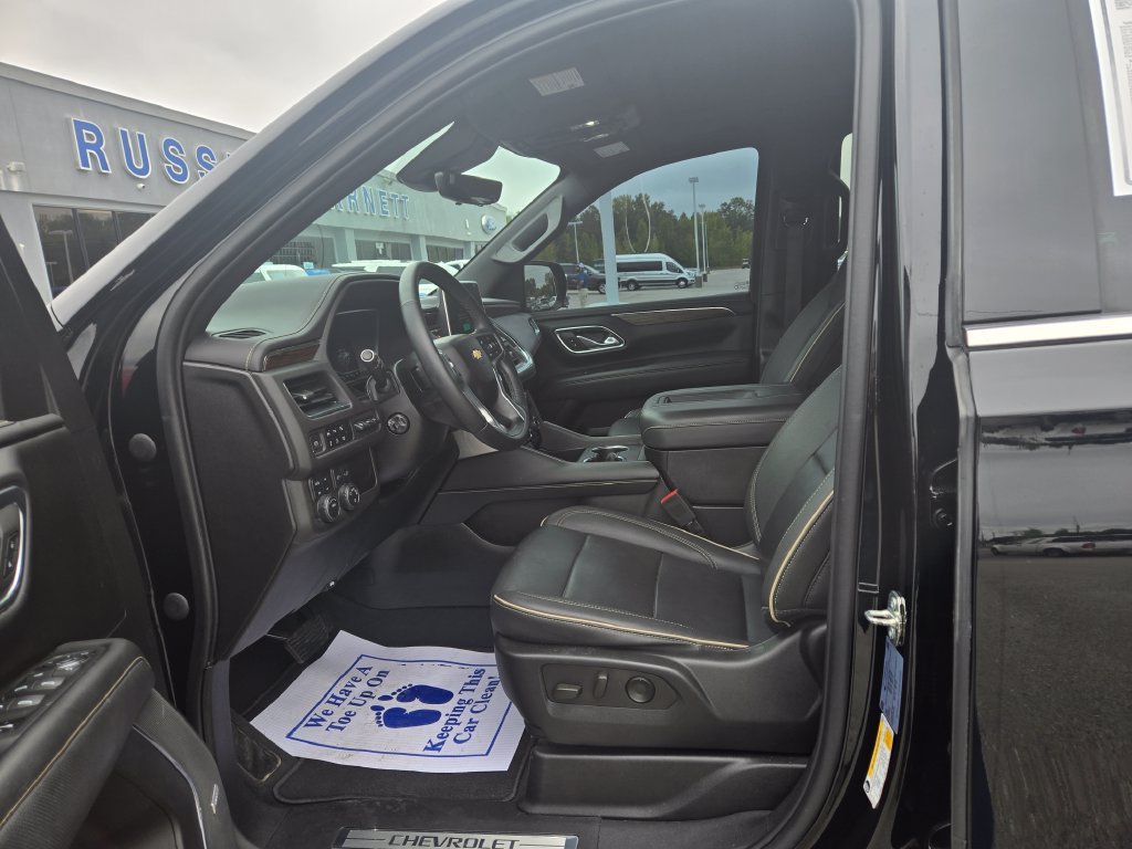 Used 2023 Chevrolet Tahoe Premier AWD/4WD image 7