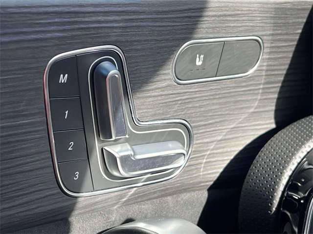 Used 2023 Mercedes-Benz CLA 250 4MATIC image 21