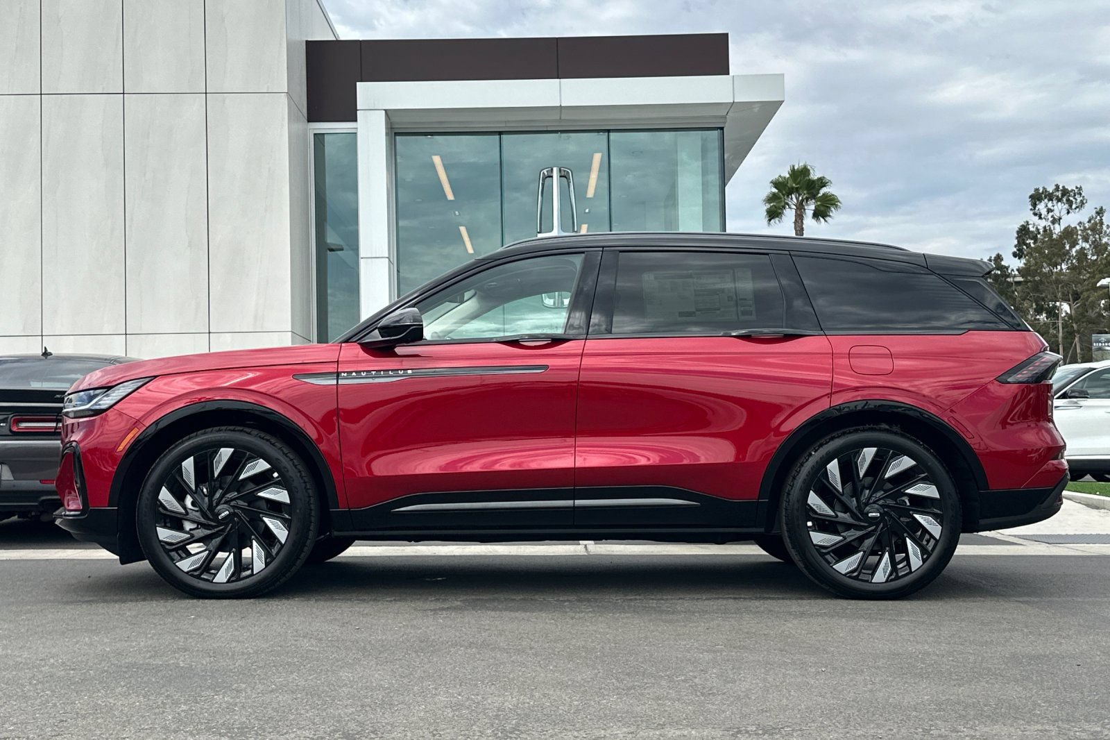 New 2026 Lincoln Nautilus Reserve w/ Jet Appearance Package AWD/4WD image 6