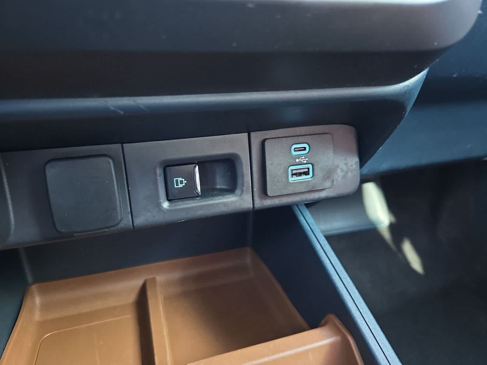 Used 2023 Ford Maverick Lariat FWD image 27