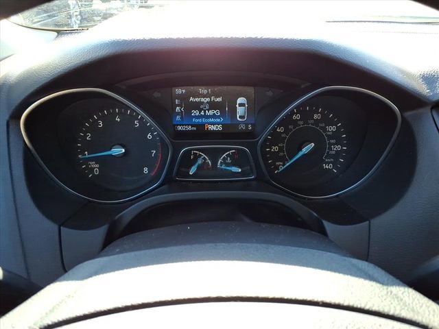 Certified 2018 Ford Focus SE w/ SE Appearance Package image 17