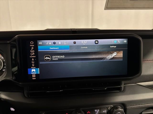 New 2026 Jeep Wrangler Unlimited Rubicon w/ Technology Group image 24