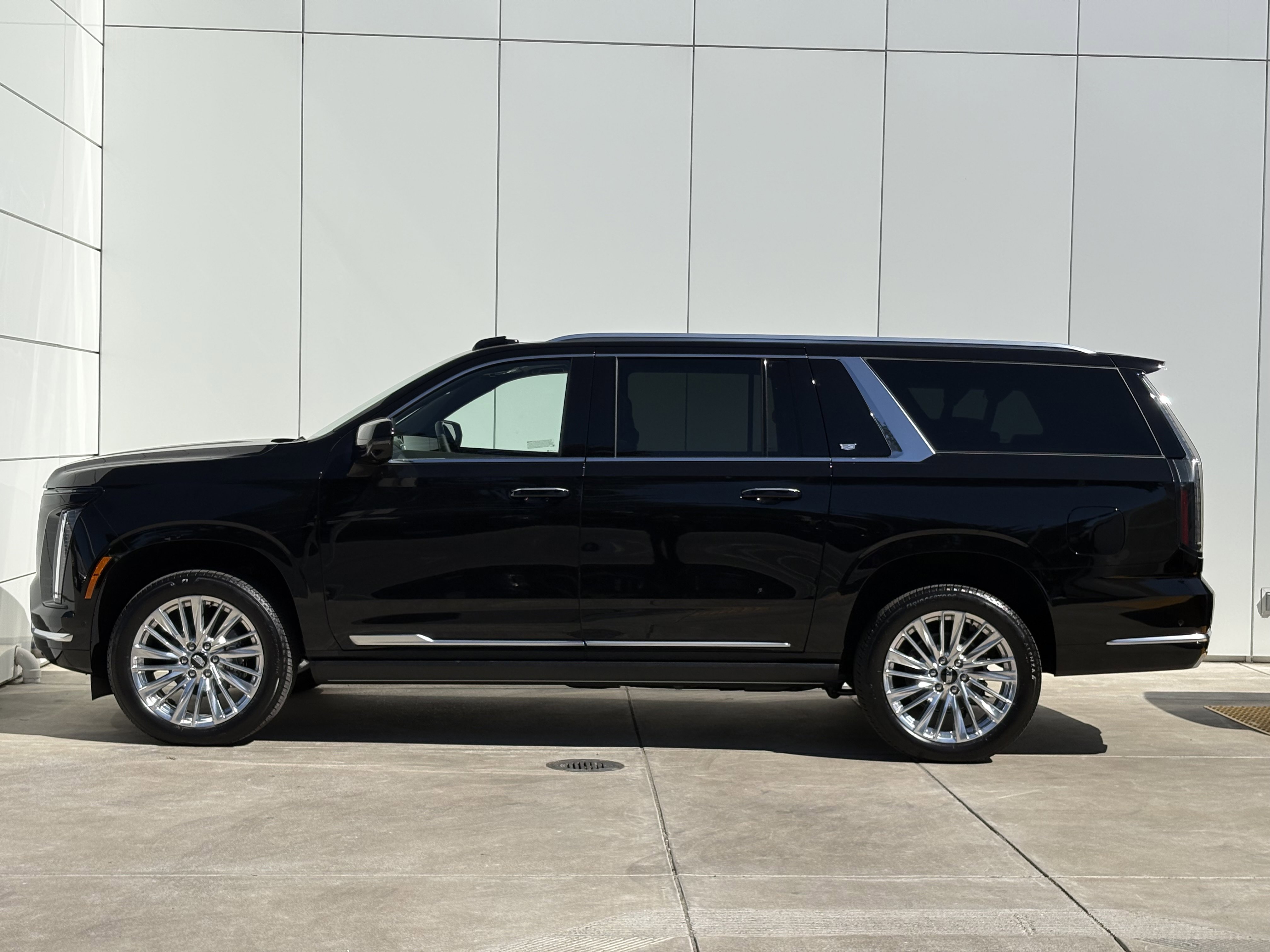 New 2026 Cadillac Escalade ESV Luxury image 4