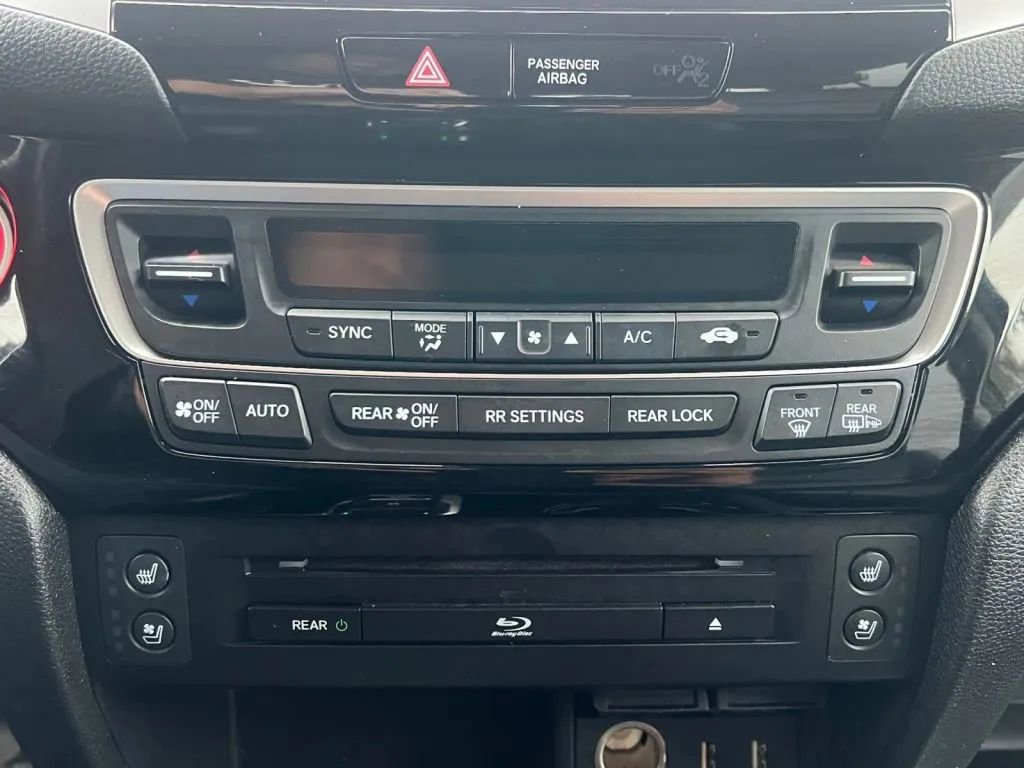 Used 2017 Honda Pilot Elite image 45