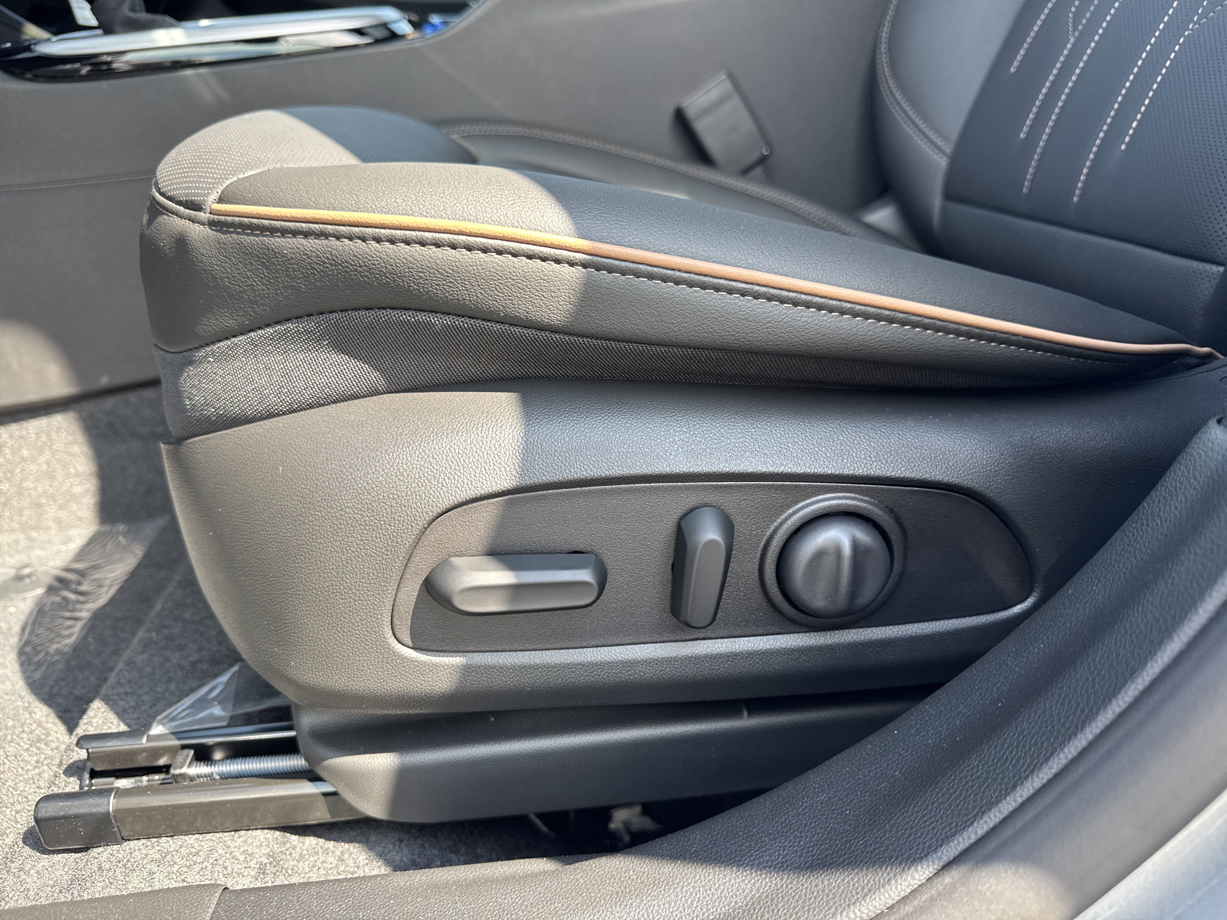 New 2025 Buick Envista Avenir image 26