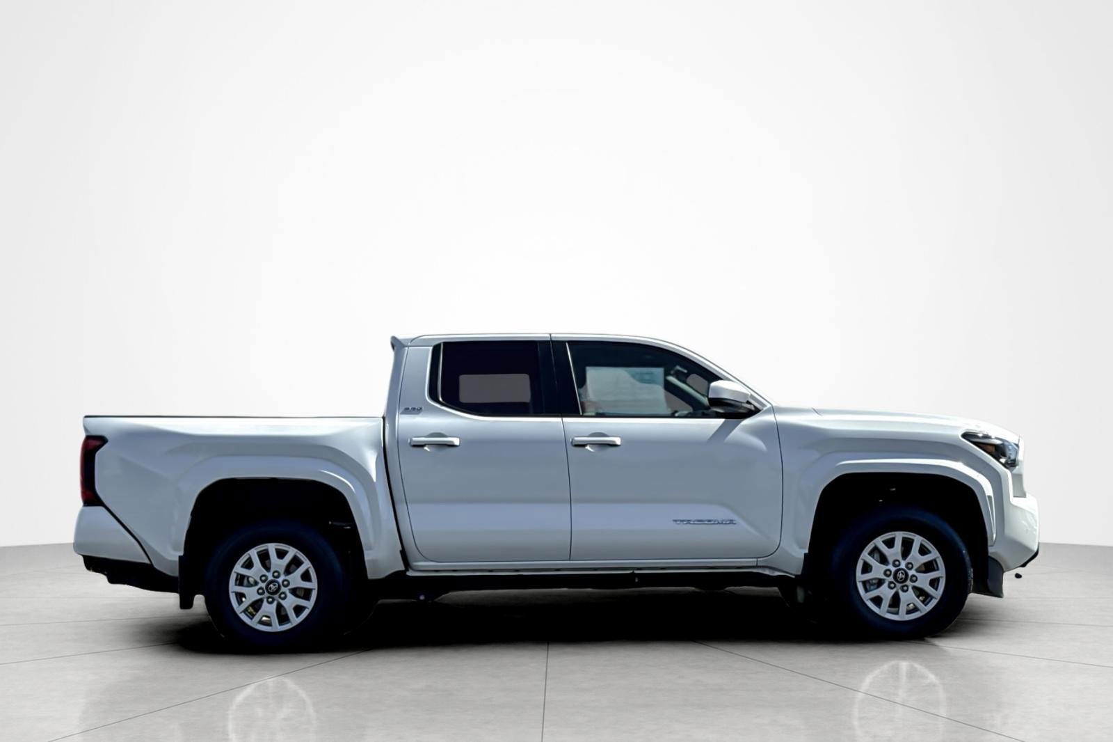 Used 2024 Toyota Tacoma SR5 image 6