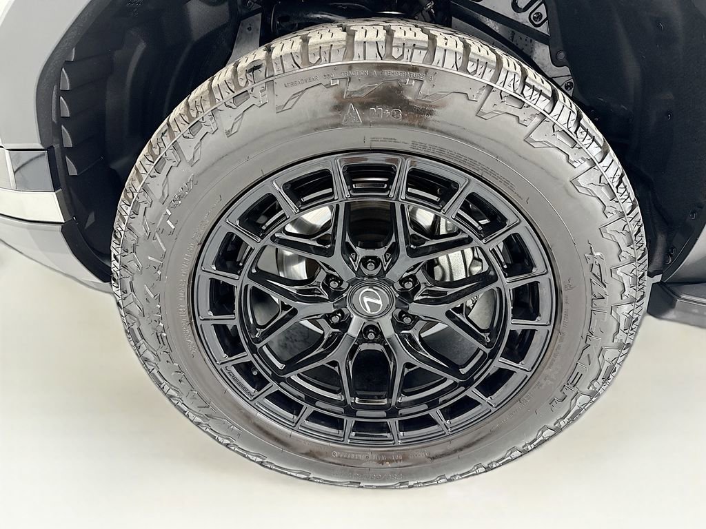 Used 2024 Lexus GX 550 image 28