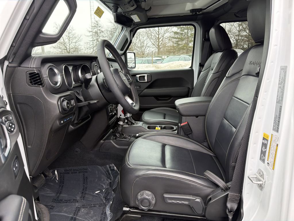 Used 2023 Jeep Wrangler Unlimited Sahara w/ Cold Weather Group AWD/4WD image 12