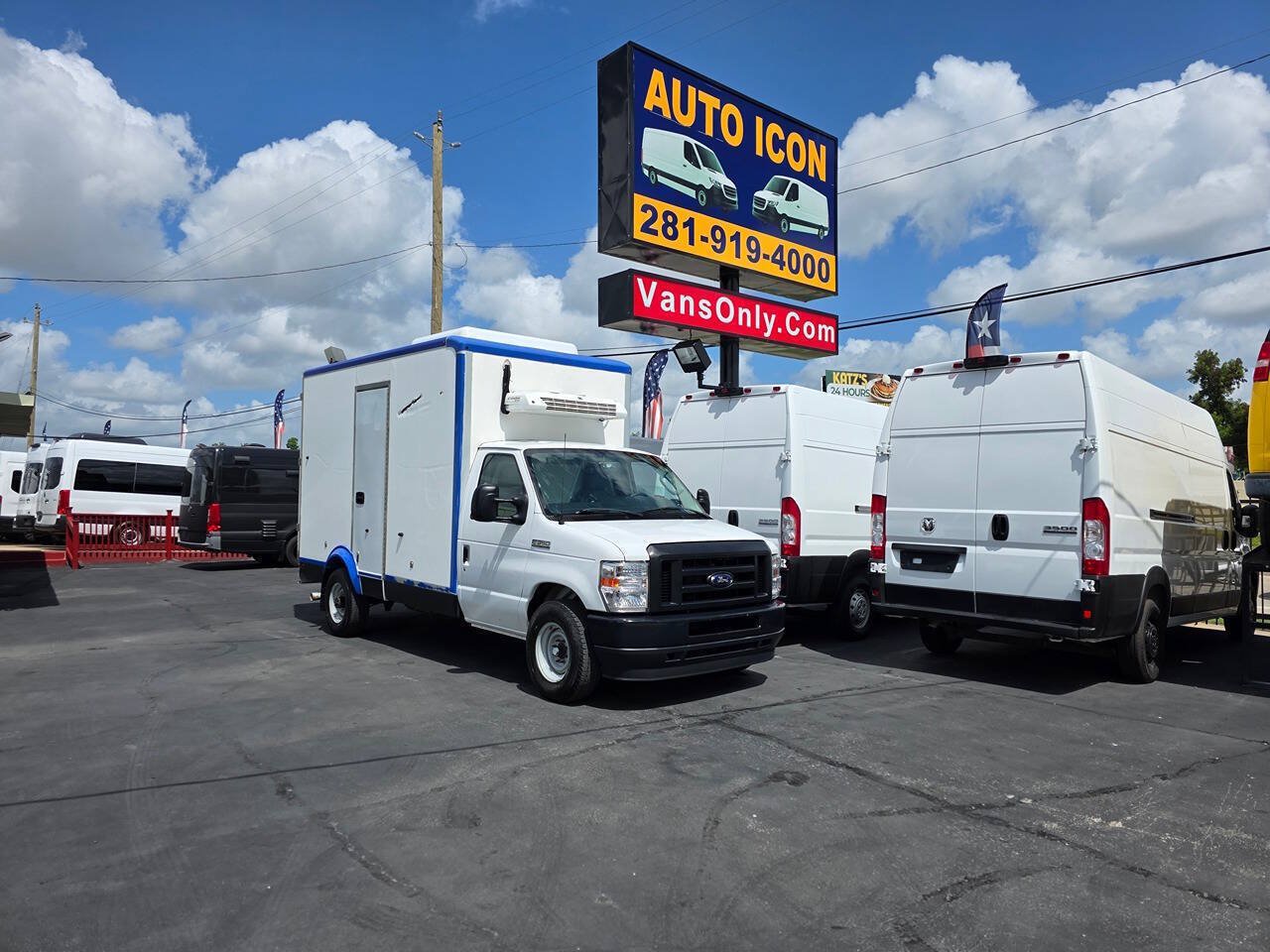Used 2023 Ford E-350 and Econoline 350 Super Duty w/ Power Windows & Locks Group RWD image 22