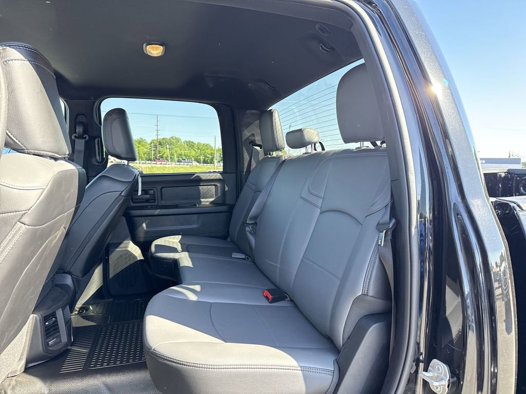 Used 2025 RAM 2500 Tradesman w/ Chrome Appearance Group AWD/4WD image 19