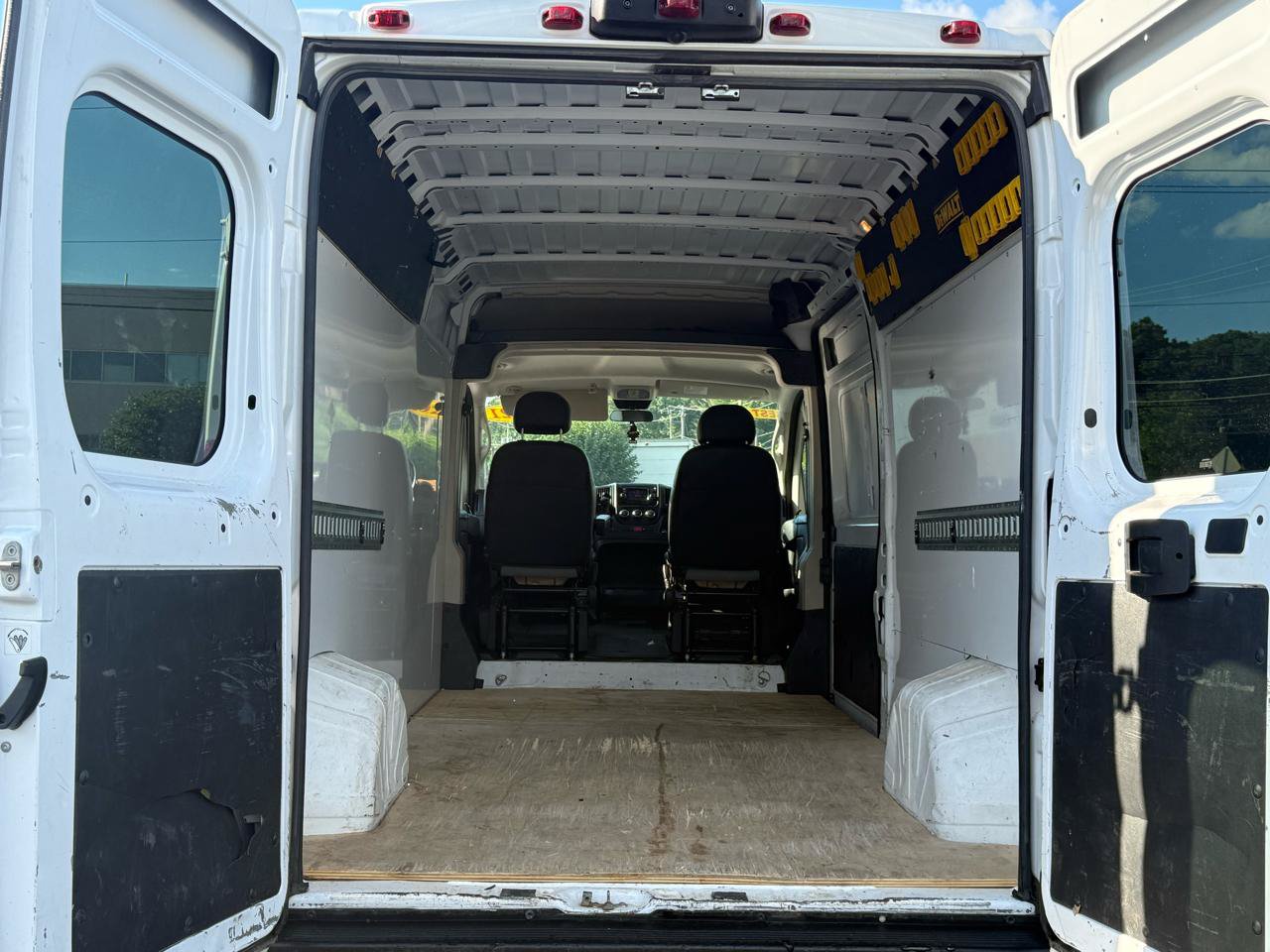 Used 2021 RAM ProMaster 2500 FWD image 9