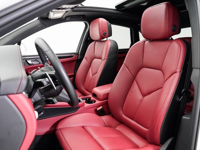 Used 2025 Porsche Macan image 5