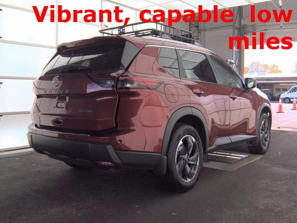Used 2024 Nissan Rogue SV w/ SV Premium Package image 10