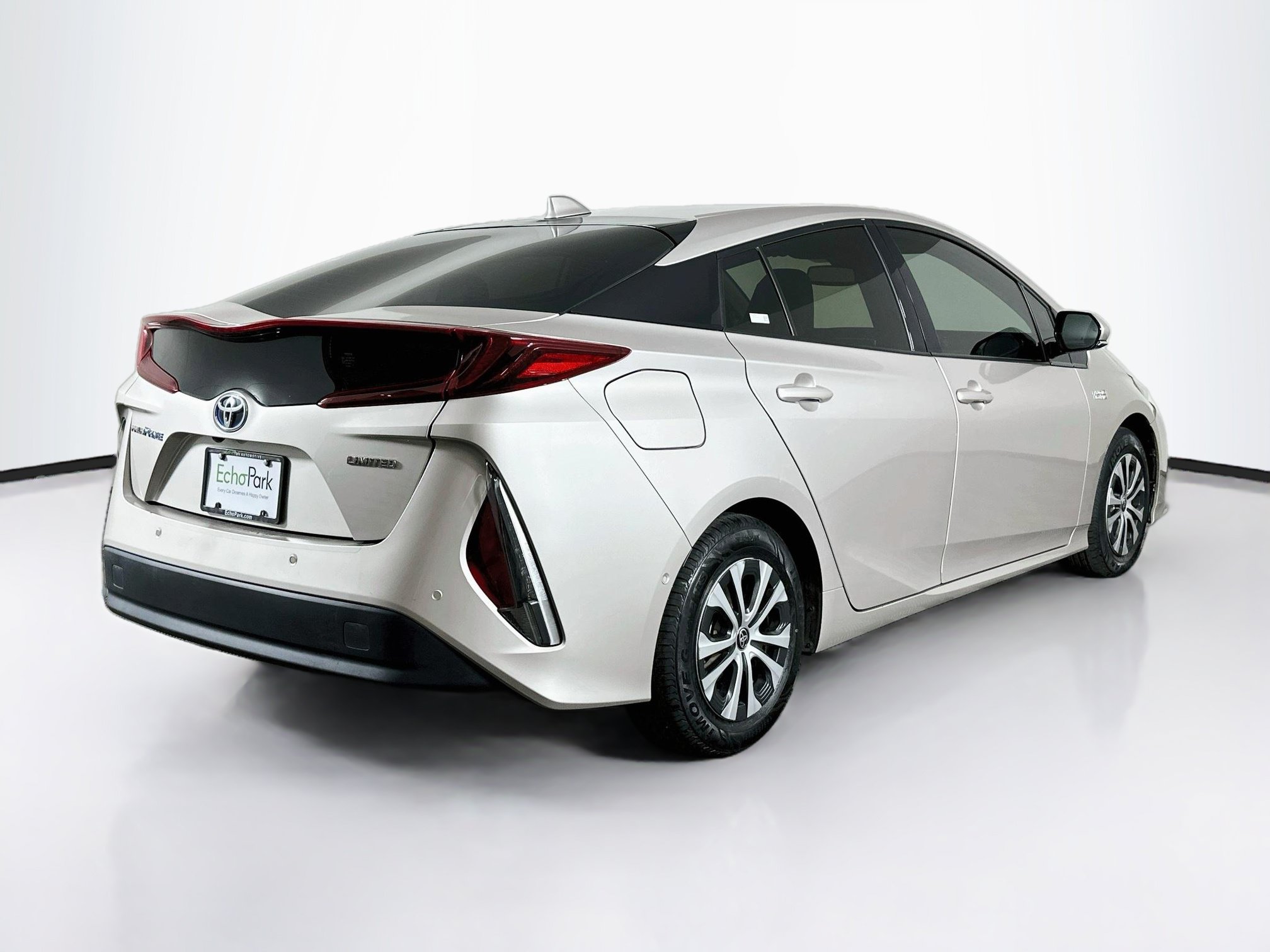 Used 2020 Toyota Prius Prime Limited w/ Carpet Mat Package FWD image 9