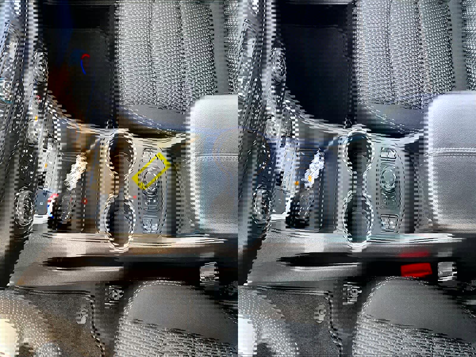 Used 2022 GMC Terrain SLE w/ Driver Convenience Package image 19