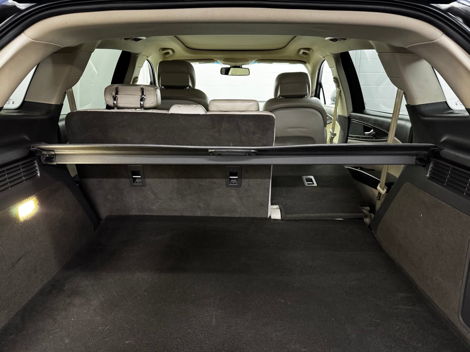 Used 2018 Lincoln MKX Reserve w/ Driver Assistance Package AWD/4WD image 39