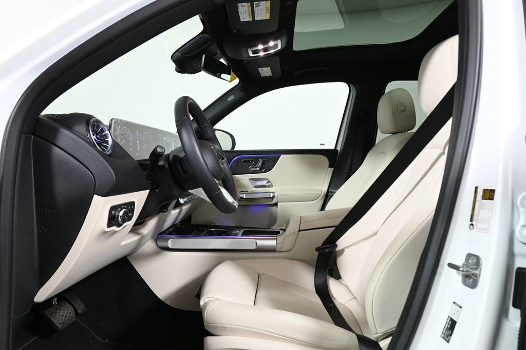 Certified 2026 Mercedes-Benz GLB 250 4MATIC image 3