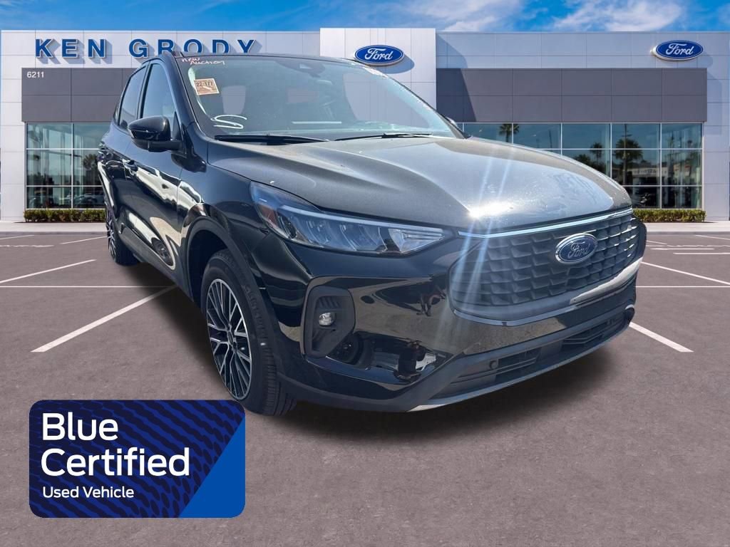 Used 2023 Ford Escape SE FWD image 1