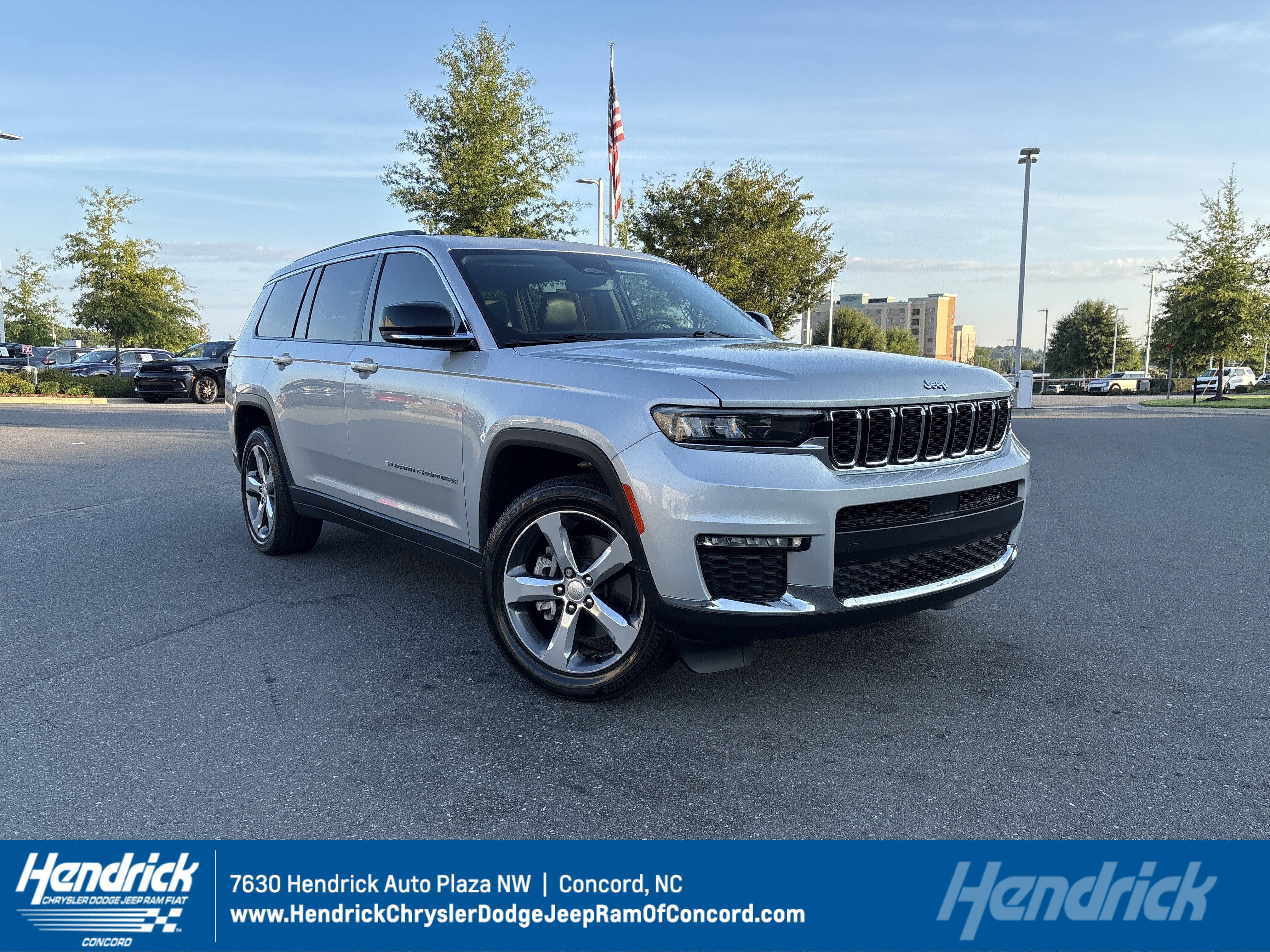 Used 2021 Jeep Grand Cherokee L Limited AWD/4WD image 1