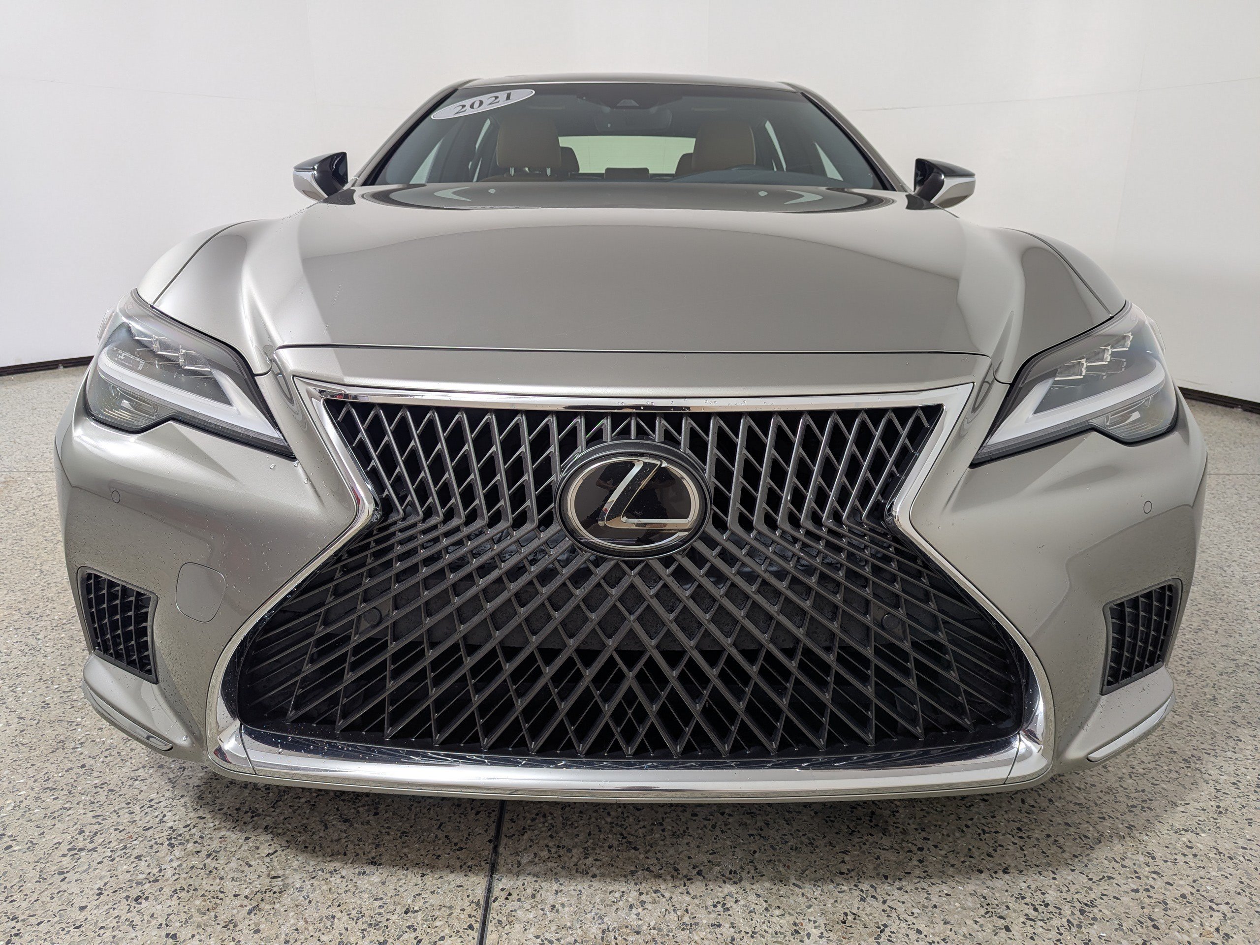Used 2021 Lexus LS 500 w/ Accessory Package (Z2) RWD image 2