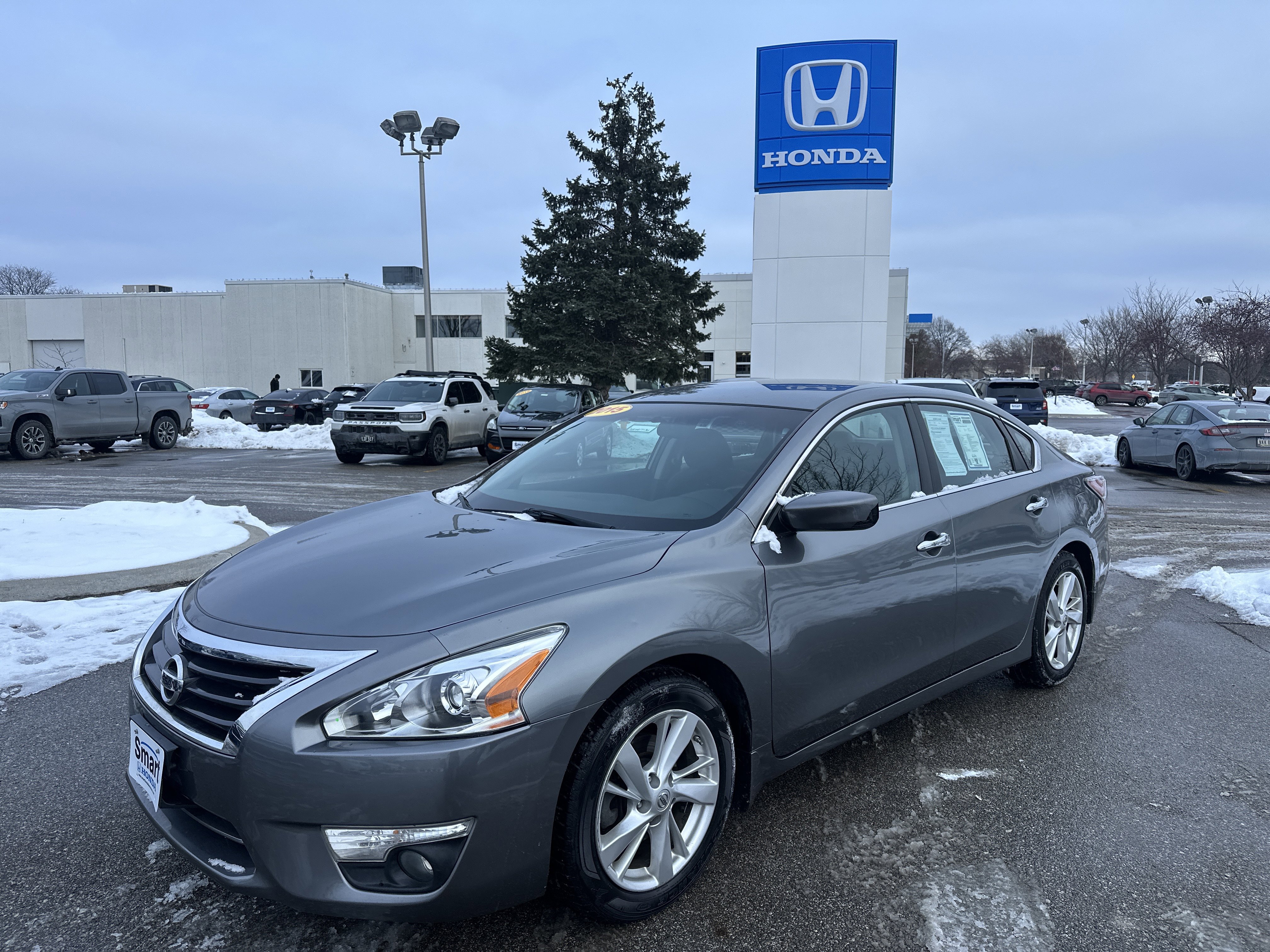 Used 2015 Nissan Altima 2.5 SV image 1